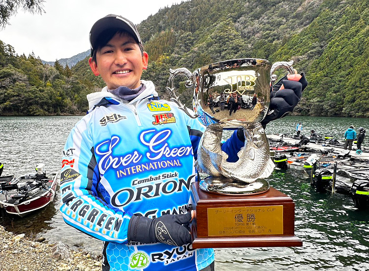 吉川永遠　JBトップ50 第1戦 七色ダム 優勝